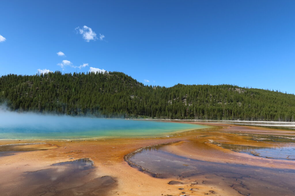 grand prismatic spring Yellowstone National Park