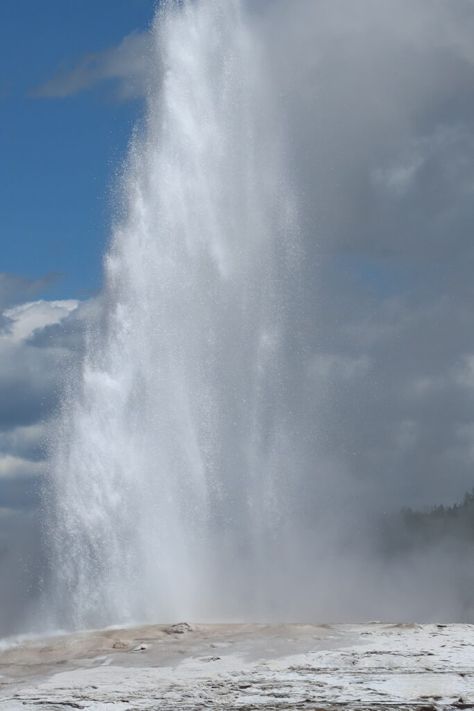 old faithful yellowstone national park